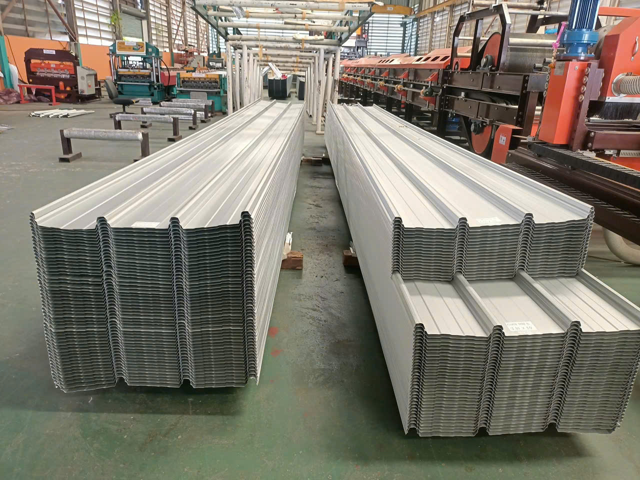 Tôn Cliplock khổ 984: Lựa chọn cho nhà xưởng và công trình dân dụng