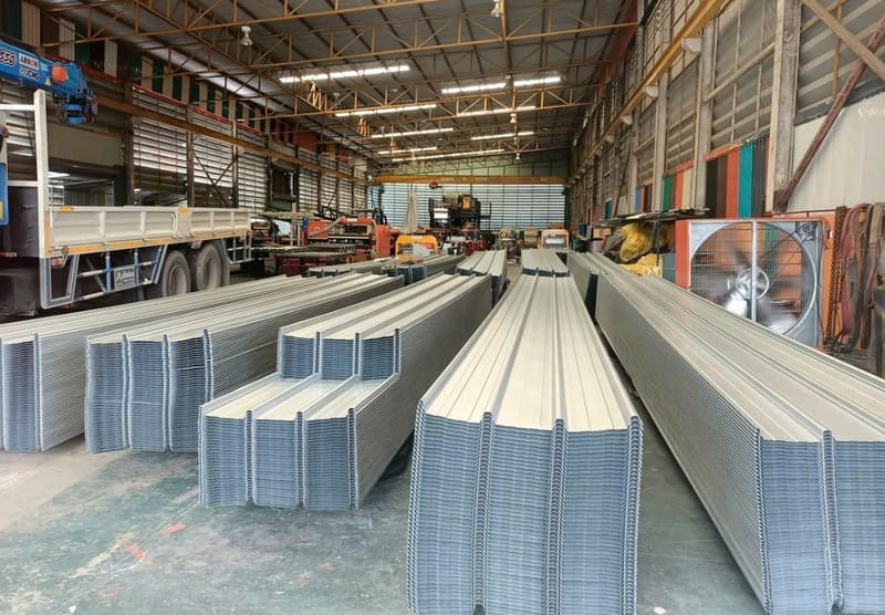 Mua tấm lợp Cliplock tại miền Bắc ở đâu uy tín và chất lượng?